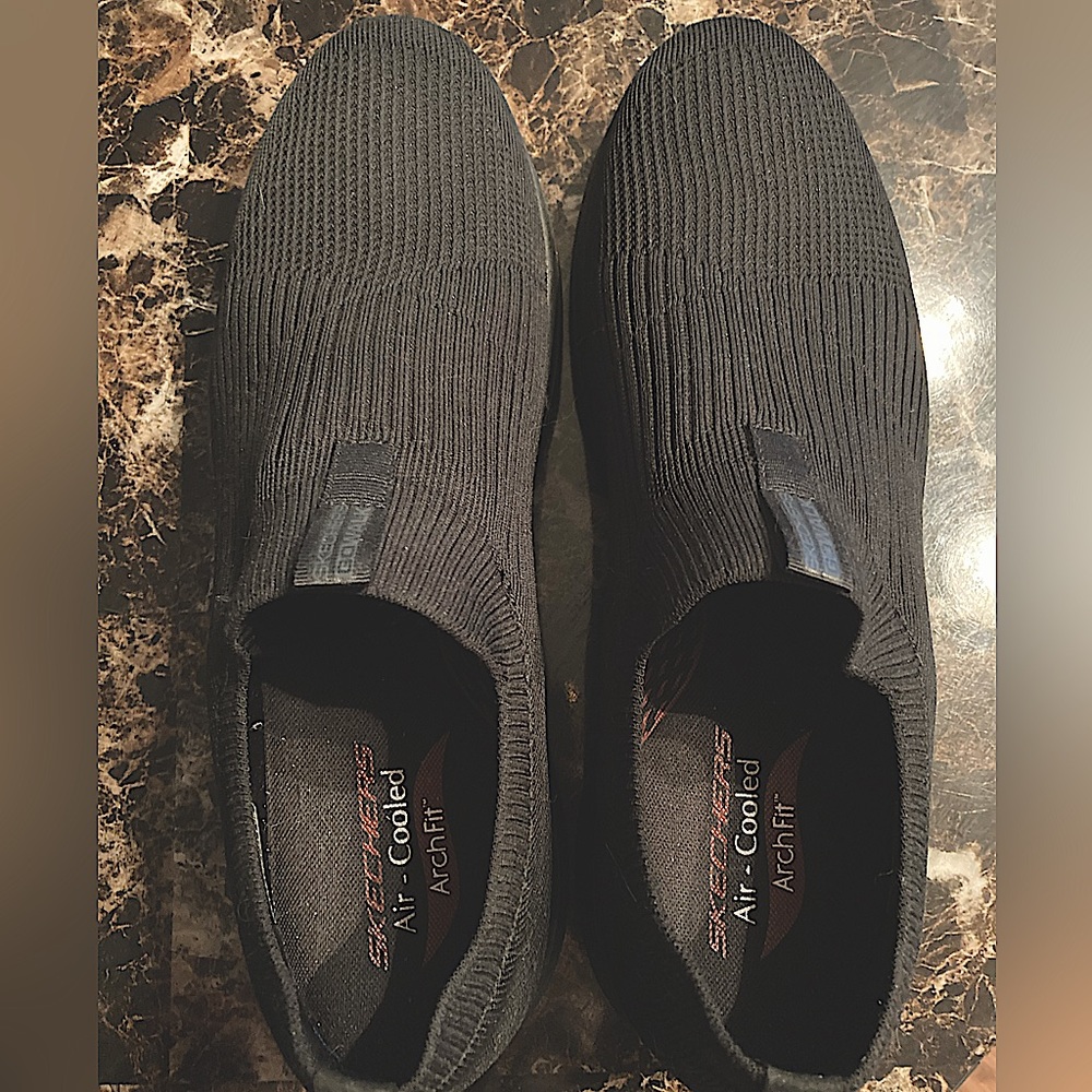 Men’s Skechers GoWalk Cushioned Slide On Shoes -Size 13